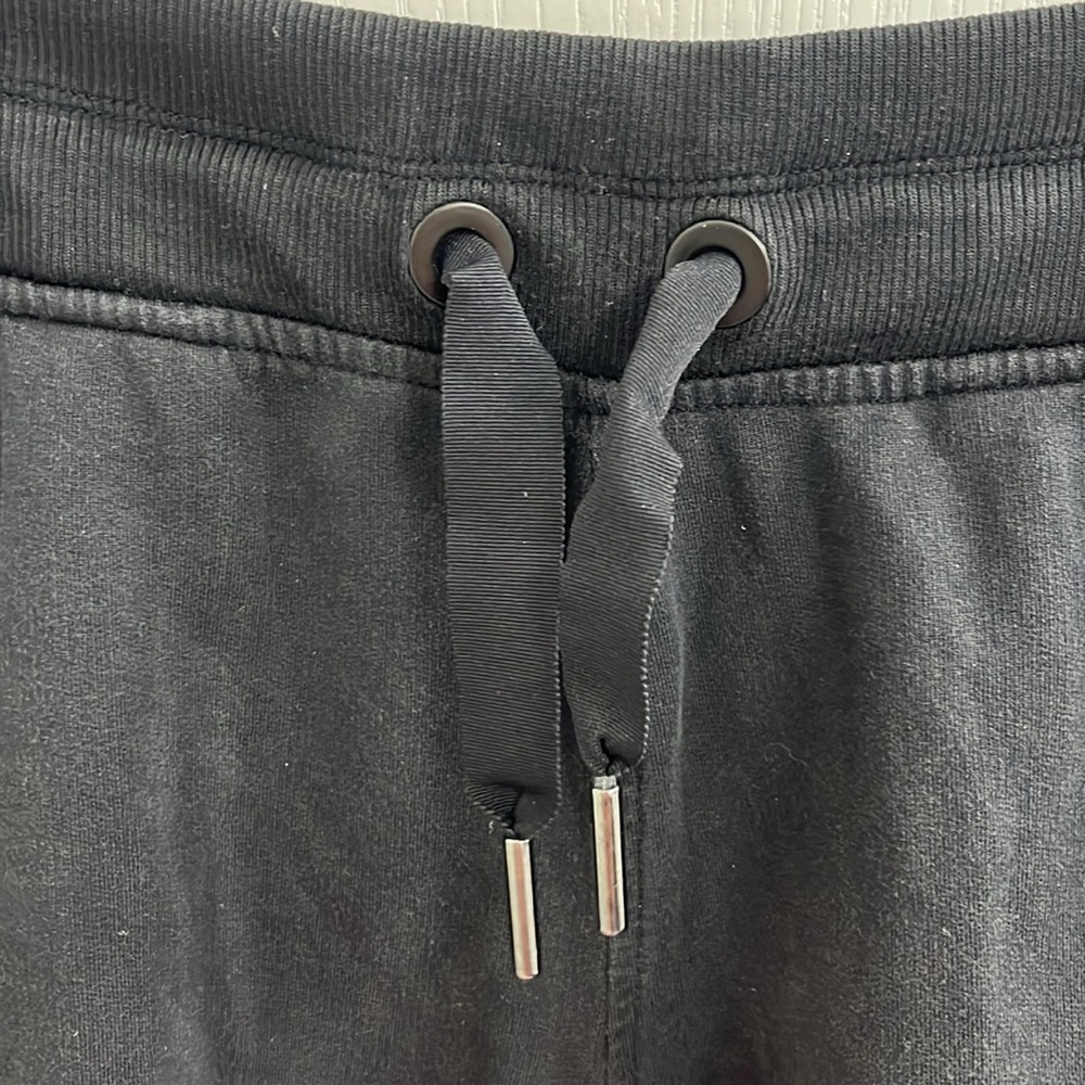 Athleta Balance 4” Shorts Women’s Black Everyday Casual Shorts - Picture 4 of 6